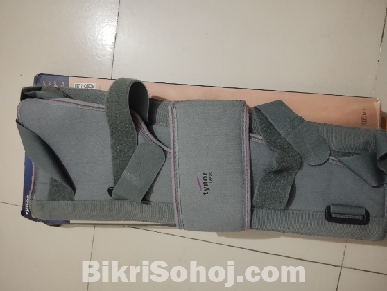 Knee immobilizer